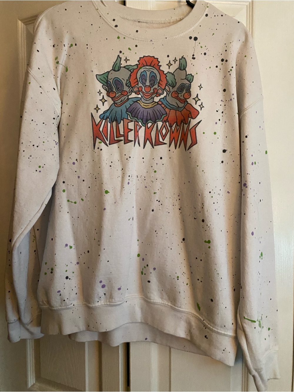 Killer Klowns White Graphic Crewneck Sweatshirt -size large